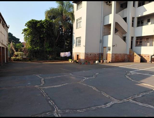 3 BEDROOM APARTMENT FOR SALE IN GLENWOOD